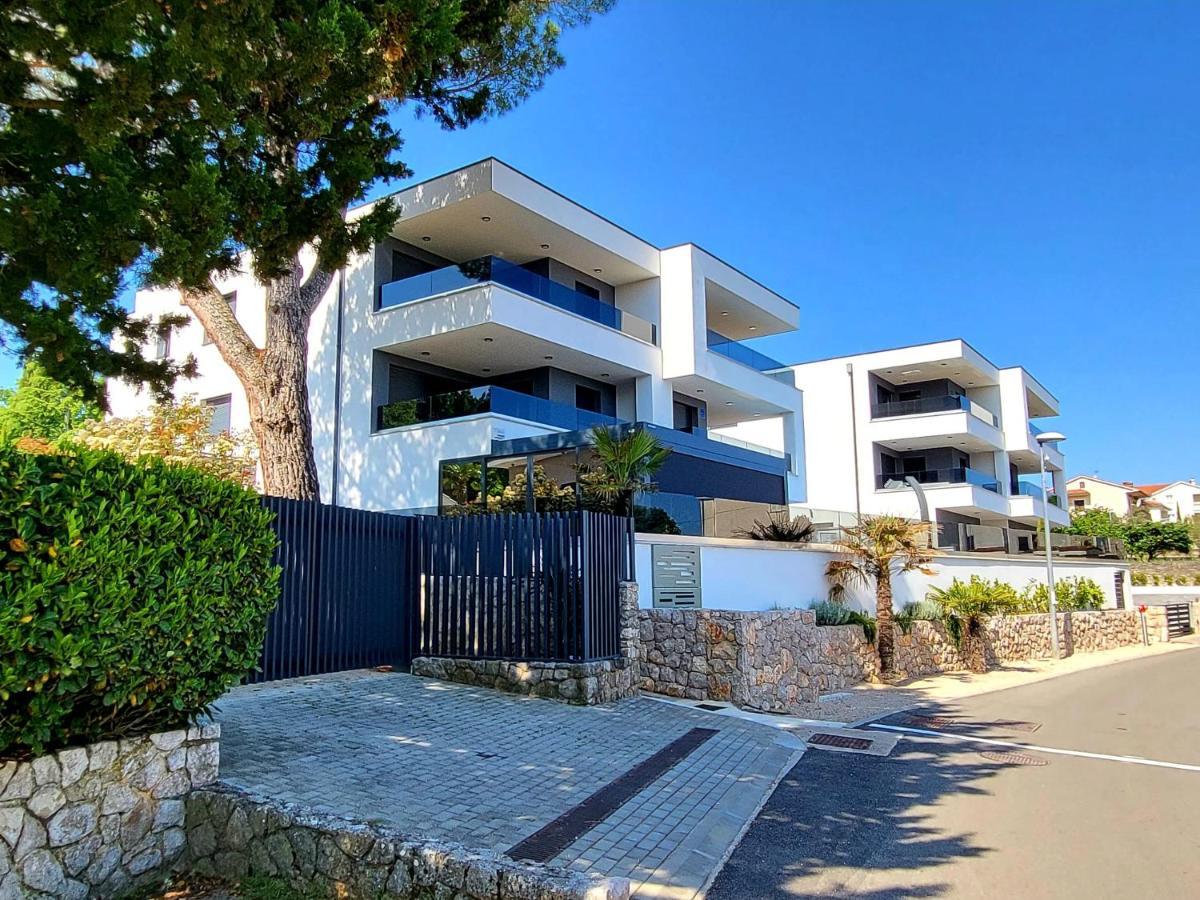 Modern Apartments Elle Malinska Vantacici Exterior photo